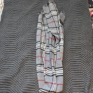 Burberry Style Gray Plaid Scarf‎